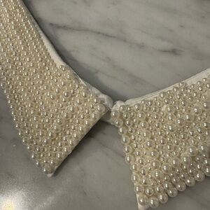 Elegant Pearl Embellished Collar